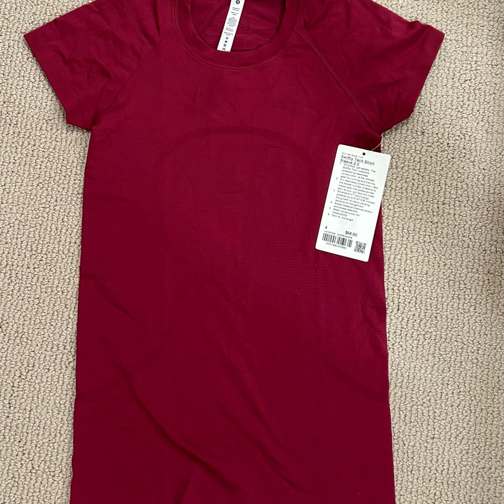 NWT Lululemon swiftly tech short sleeve 4